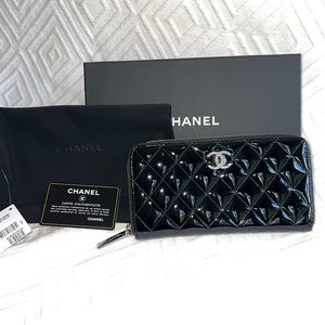 CHANEL Black Wallet